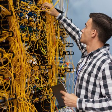 Dark Fibre vs Leased Line: Which Business Connectivity Solution Is Right for Your Organisation?